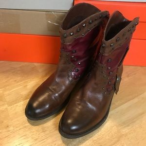 Vince Camuto Studded boots size 7 Western